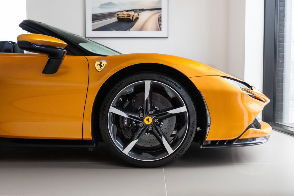 Ferrari SF90 Spider - Giallo Montecarlo