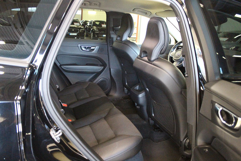 Volvo XC60 T5 AWD Momentum KAMPANJ RÄNTA 2,99% Aut VOC Dragkrok Navi 250hk