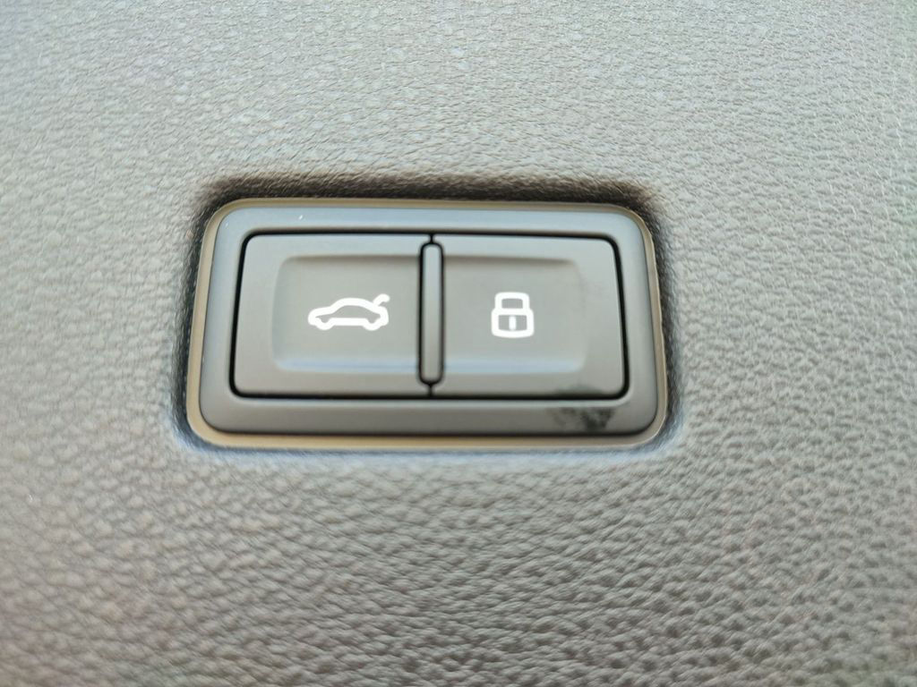 Audi SQ8 4.0 TFSI competition plus*Navi*Matrix*Alu*B&