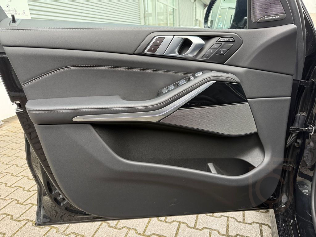BMW X7 xDrive40d M SPORTPAKET PRO+ICONIC GLOW+AHK