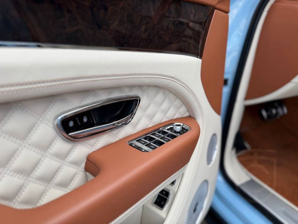 Bentley Bentayga Azure °PANO°HUD°360°MEM°NAIM°ACC°SOFT°
