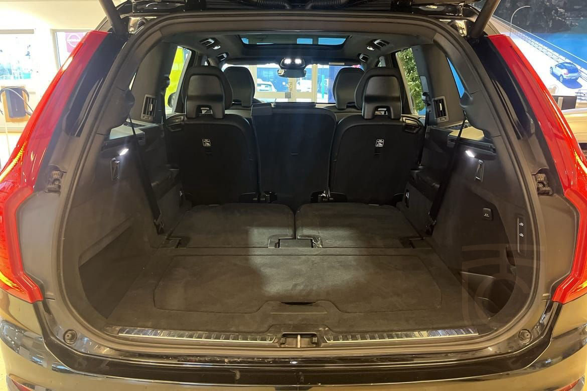 Volvo XC90 Recharge T8 Ultimate Dark Edition