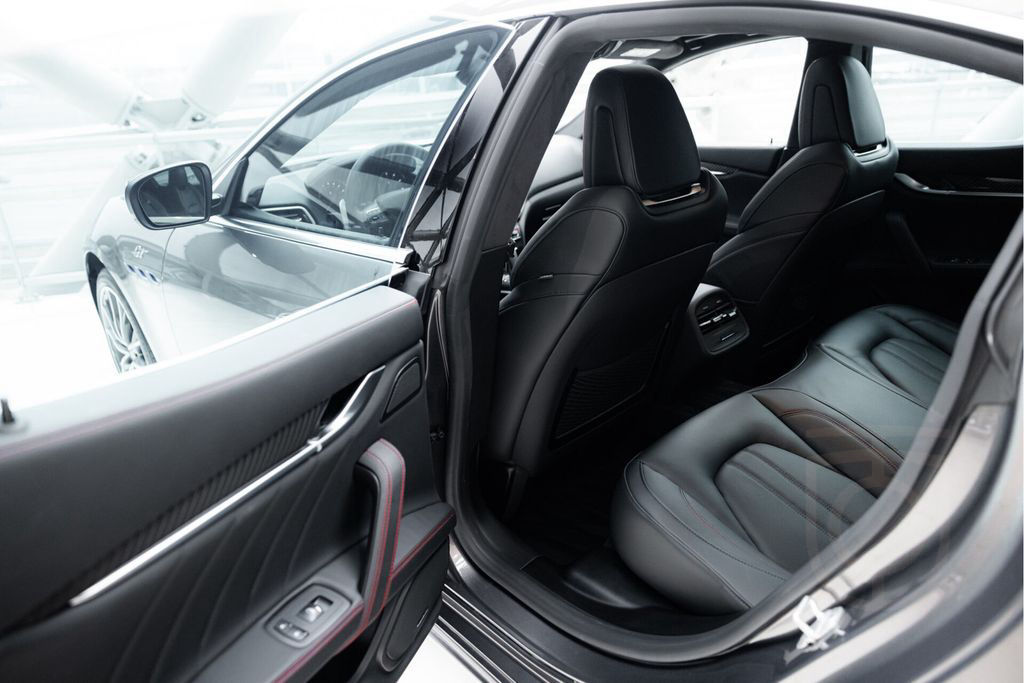 Maserati Ghibli Hybrid GT Edizione Finale | Heated Front