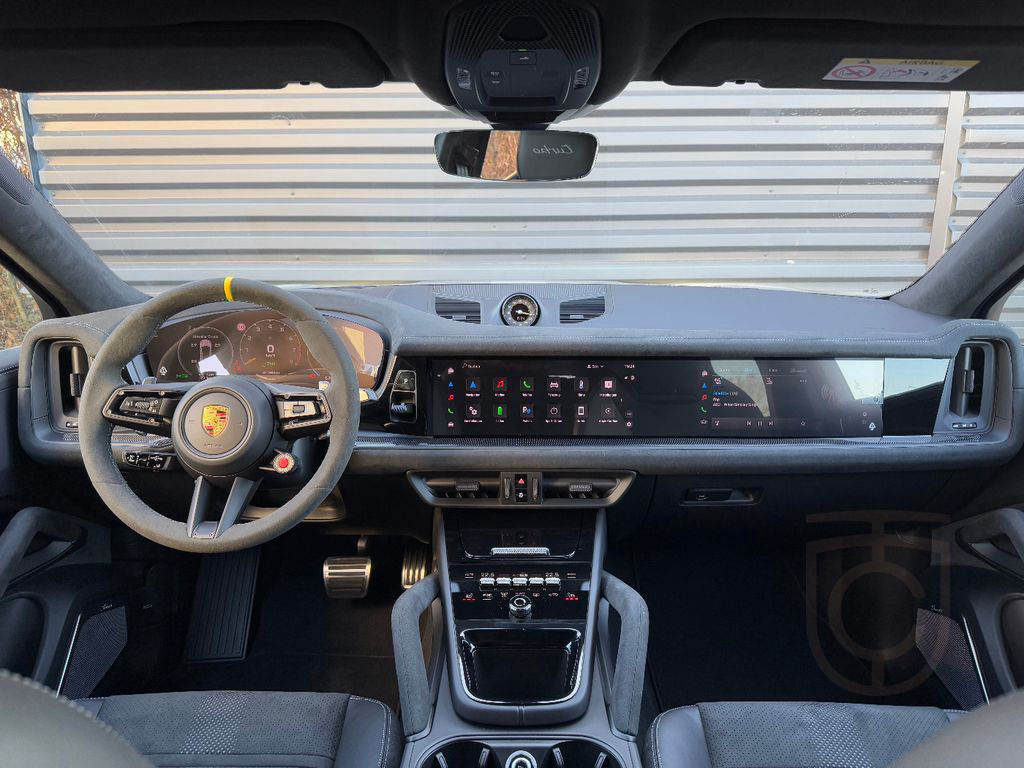 Porsche Cayenne Turbo E-Hybrid Coupe mit GT-Paket | PDCC