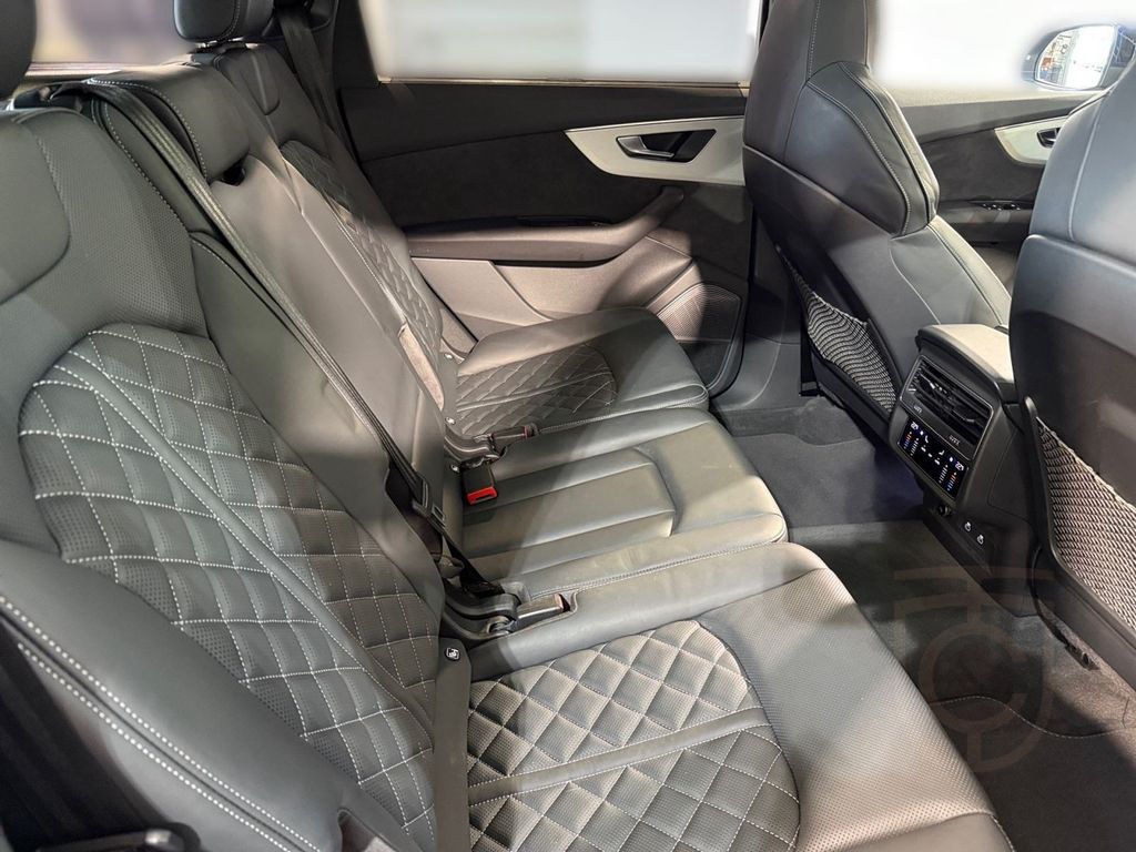 Audi Q7 50 TDI QUA S LINE 7-SITZER HD-MATRIX+AHK+PANO