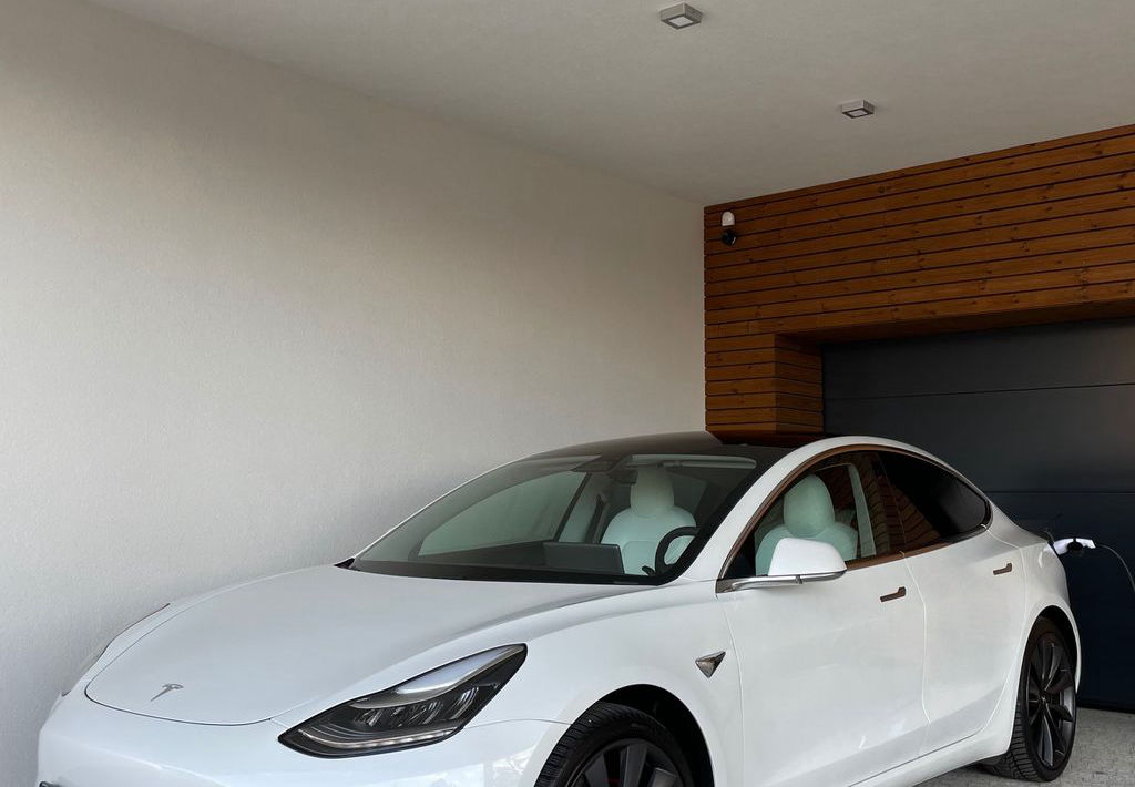 Tesla Model 3 Performance záruka odpočet DPH