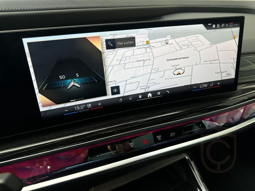 BMW 740dA xDr M SPORT SkyL,StHzg,AHK,IconicG,Multisi