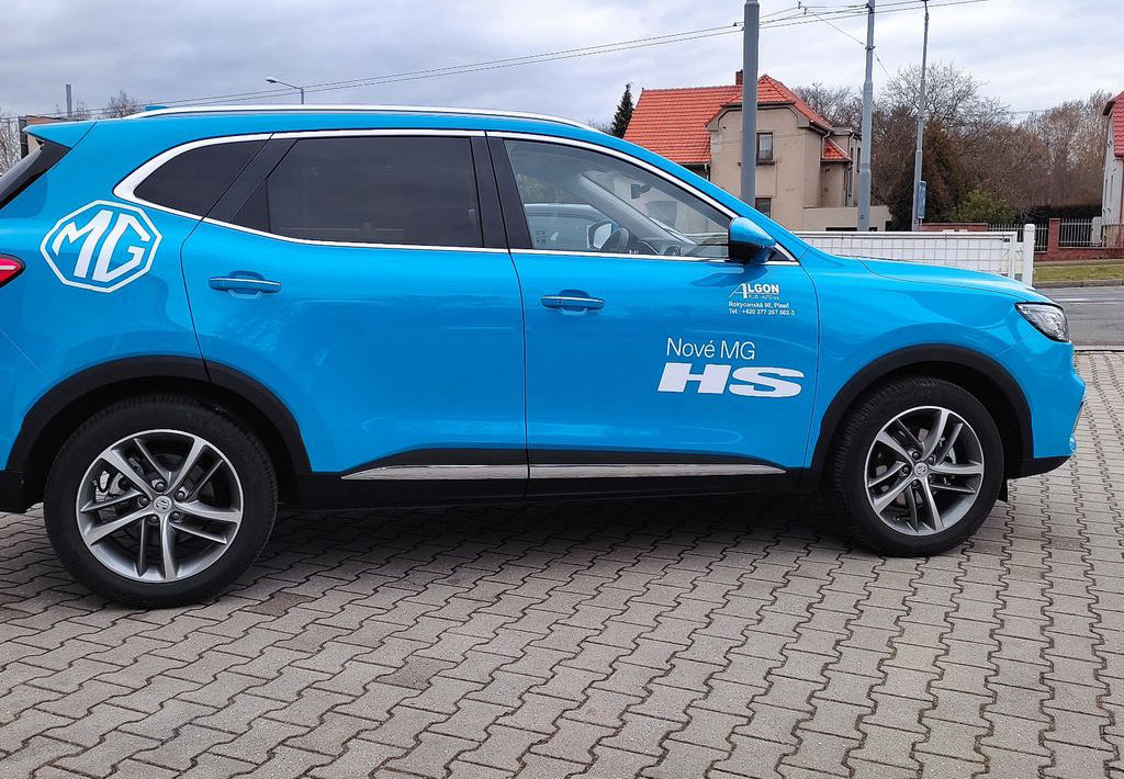 MG HS