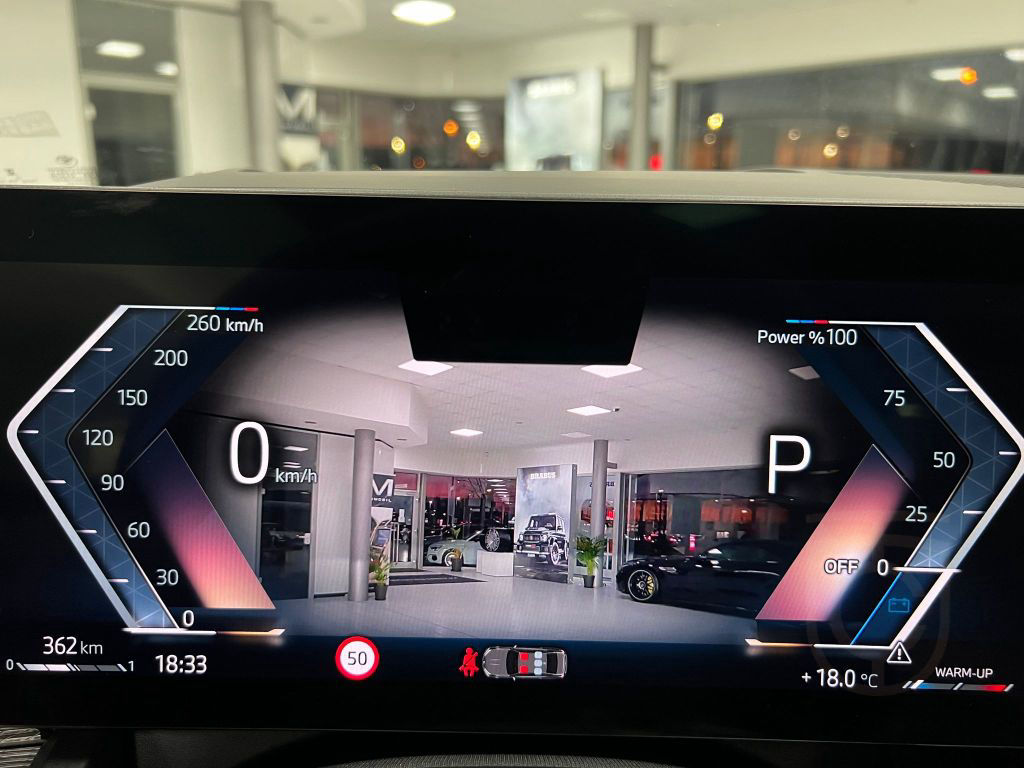 BMW 540 d xDrive M-Sport*HUD*PANO*B&W*KEYL*AHK*360°