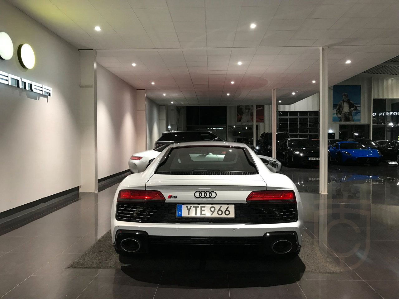 Audi R8 V10 performance RWD