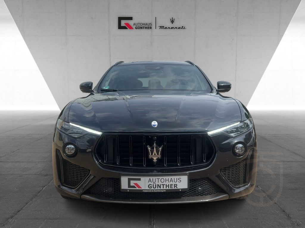 Maserati Levante TROFEO MY23 V8 580PS AWD Nero&Nero