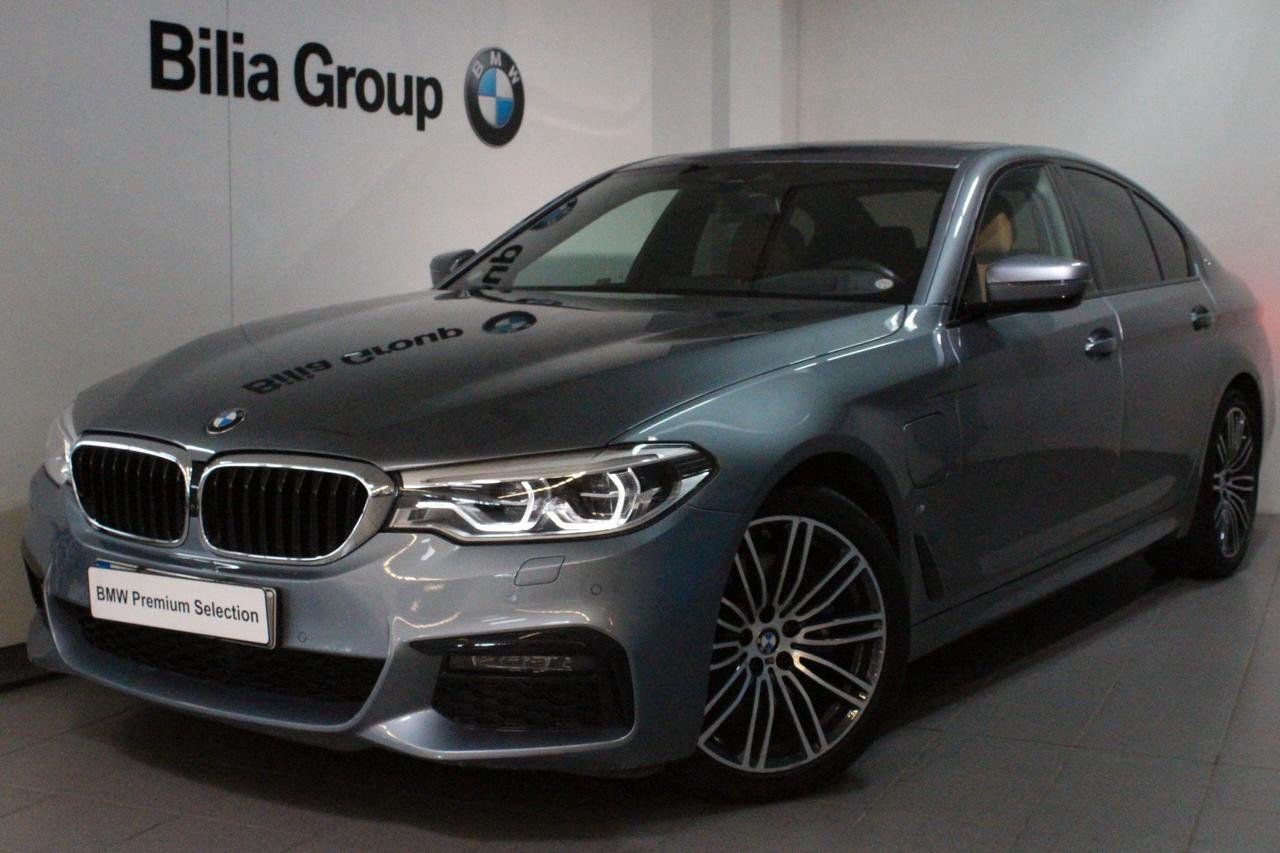 BMW 530e iPerformance Sedan M-Sport Navi Komfortstol Takluck
