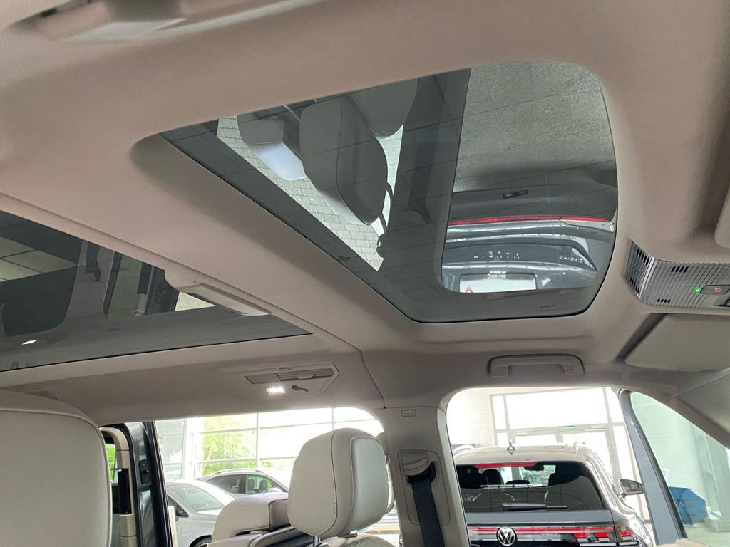 Volkswagen Multivan 2,0 TDI LÜ DSG*Nav*AHK*Pano*StHz*IQ.Lig