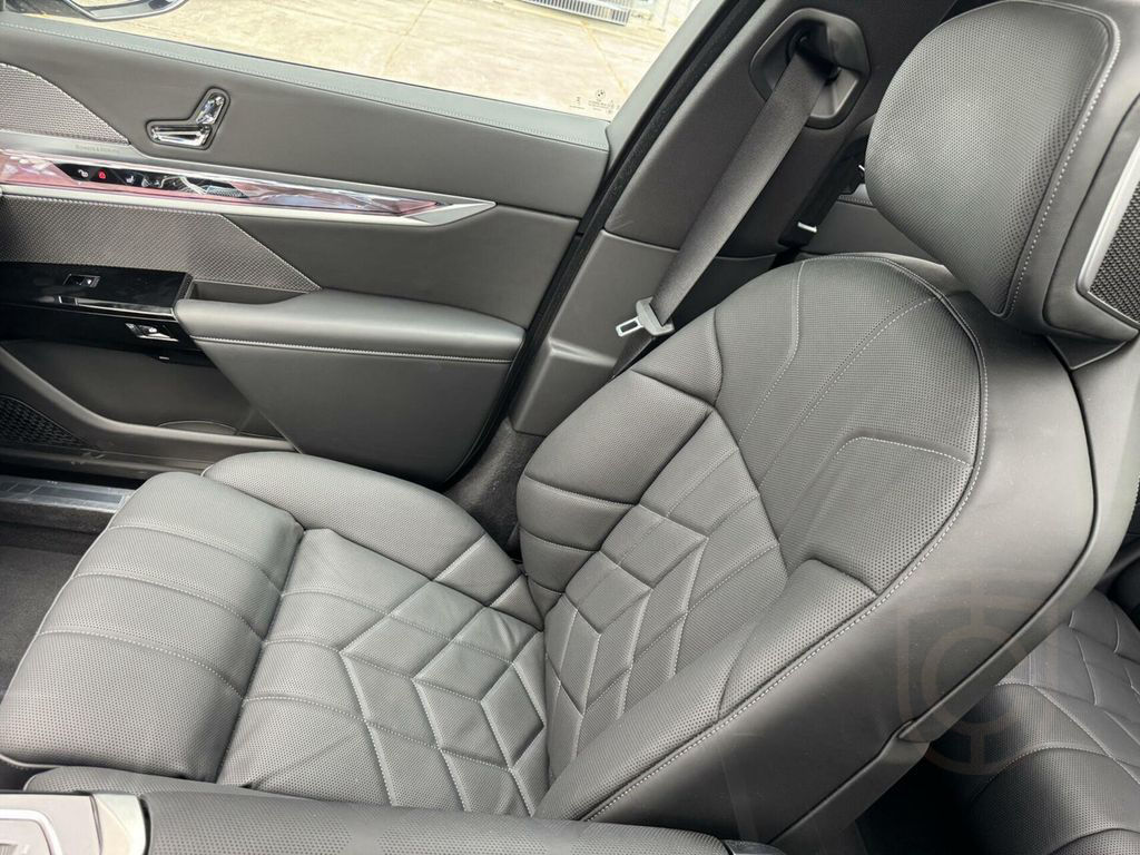 BMW 740 7-serie 740d xDrive M-sport|B&W|21"|Elektr.
