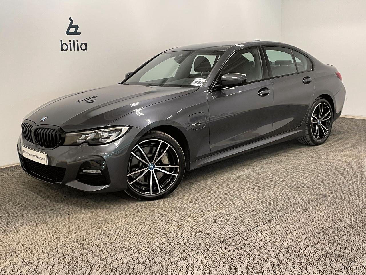 BMW 330e Sedan