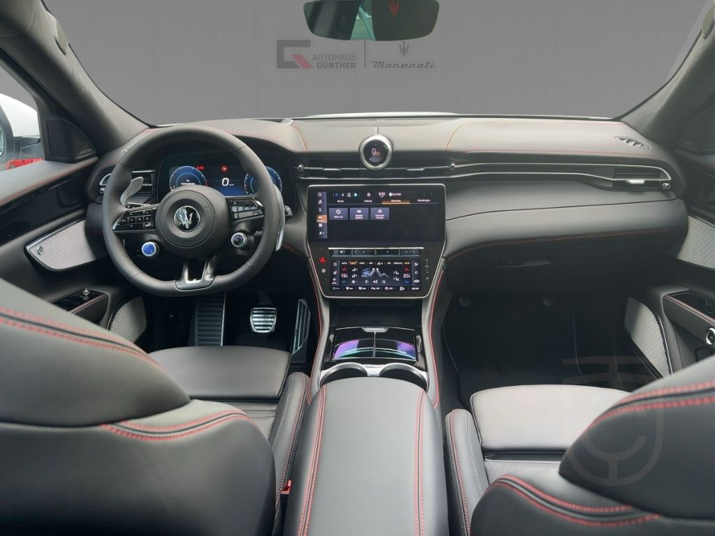 Maserati Grecale Modena MY24 Mild Hybrid MIT AHK 330 PS -