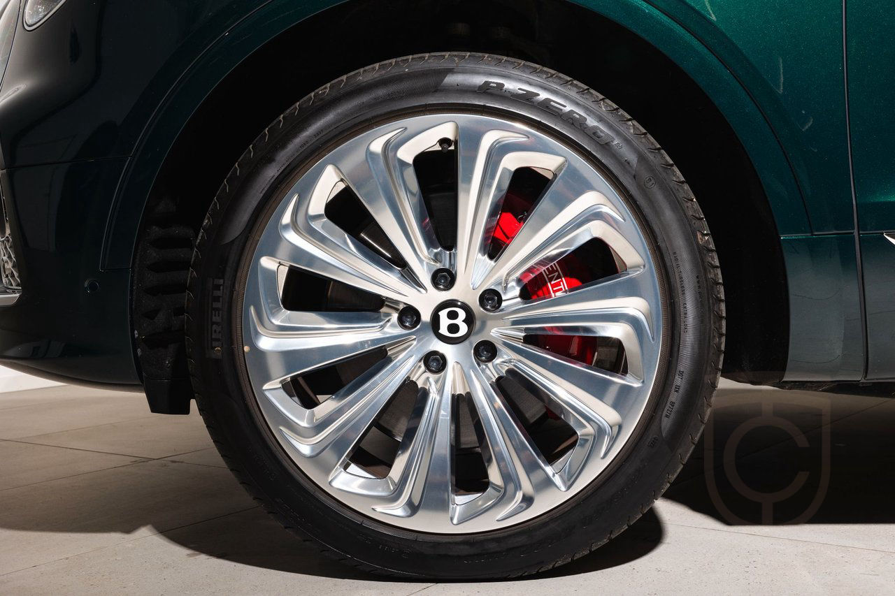 Bentley Bentayga V8 EWB 4.0 V8 EWB First Edition Azure