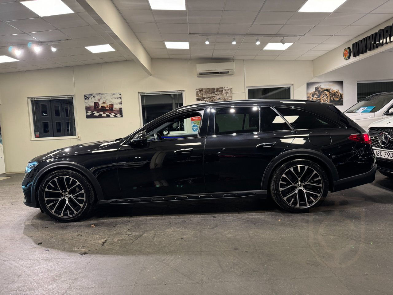 Mercedes-Benz E 300 de 4MATIC All-Terrain Driver assist