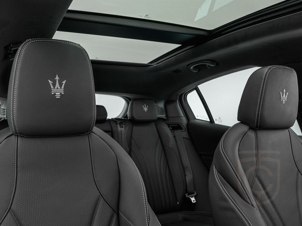 Maserati Grecale Modena SONDERFARBE BLU MODENA + MY25