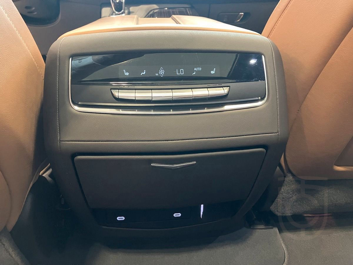 Cadillac Escalade 6,2L 6.2L V8 Luxury Edition panorama 7-sit