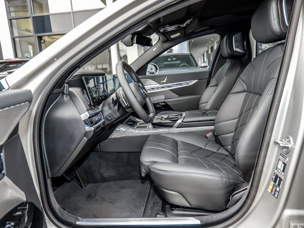 BMW 750e xDrive HUD PANO ACC 360°KAM RFK NAVI LED
