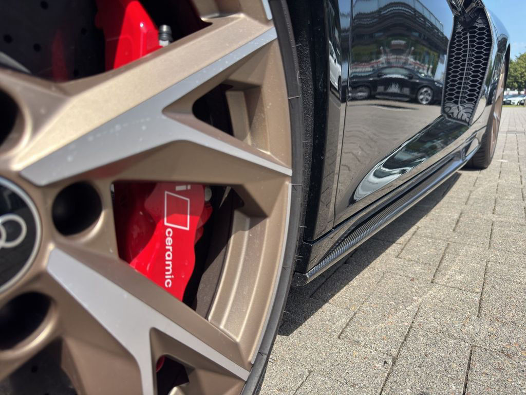 Audi R8 Spyder V10 performance qu. Keramik Carbon LM