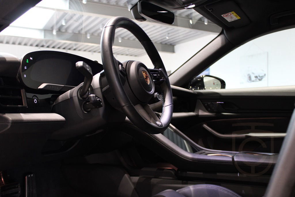 Porsche Taycan 4 Cross Turismo