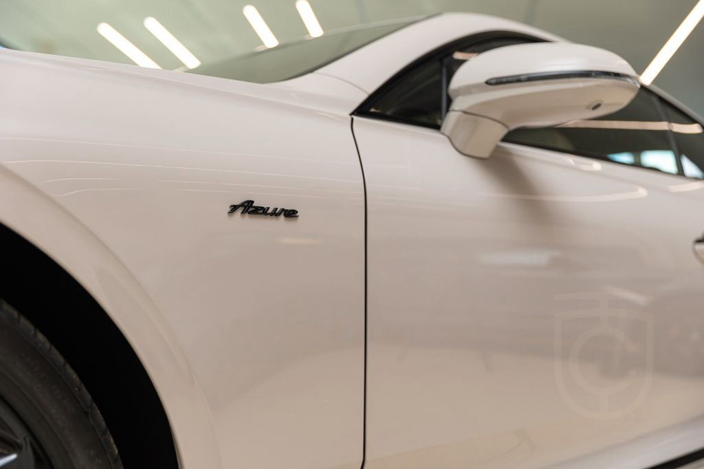 Bentley Continental GT Azure - Naim, Blackline spec.