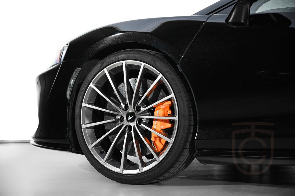 McLaren GT | Premium | Panoramic | B&W | Lift | VAT