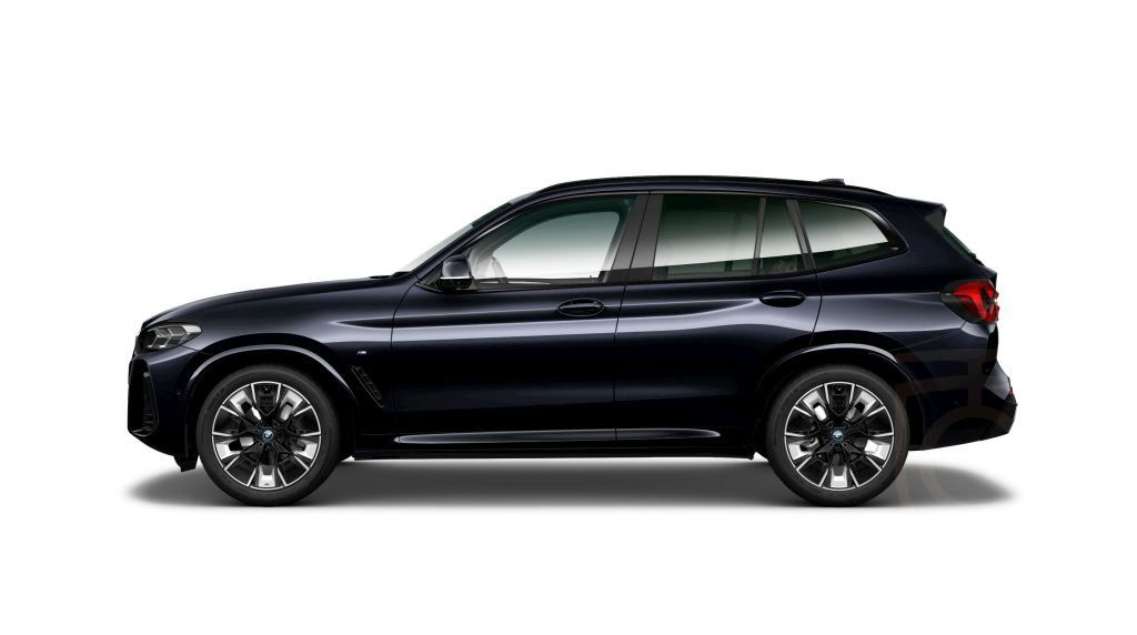 BMW iX3 Charged Plus