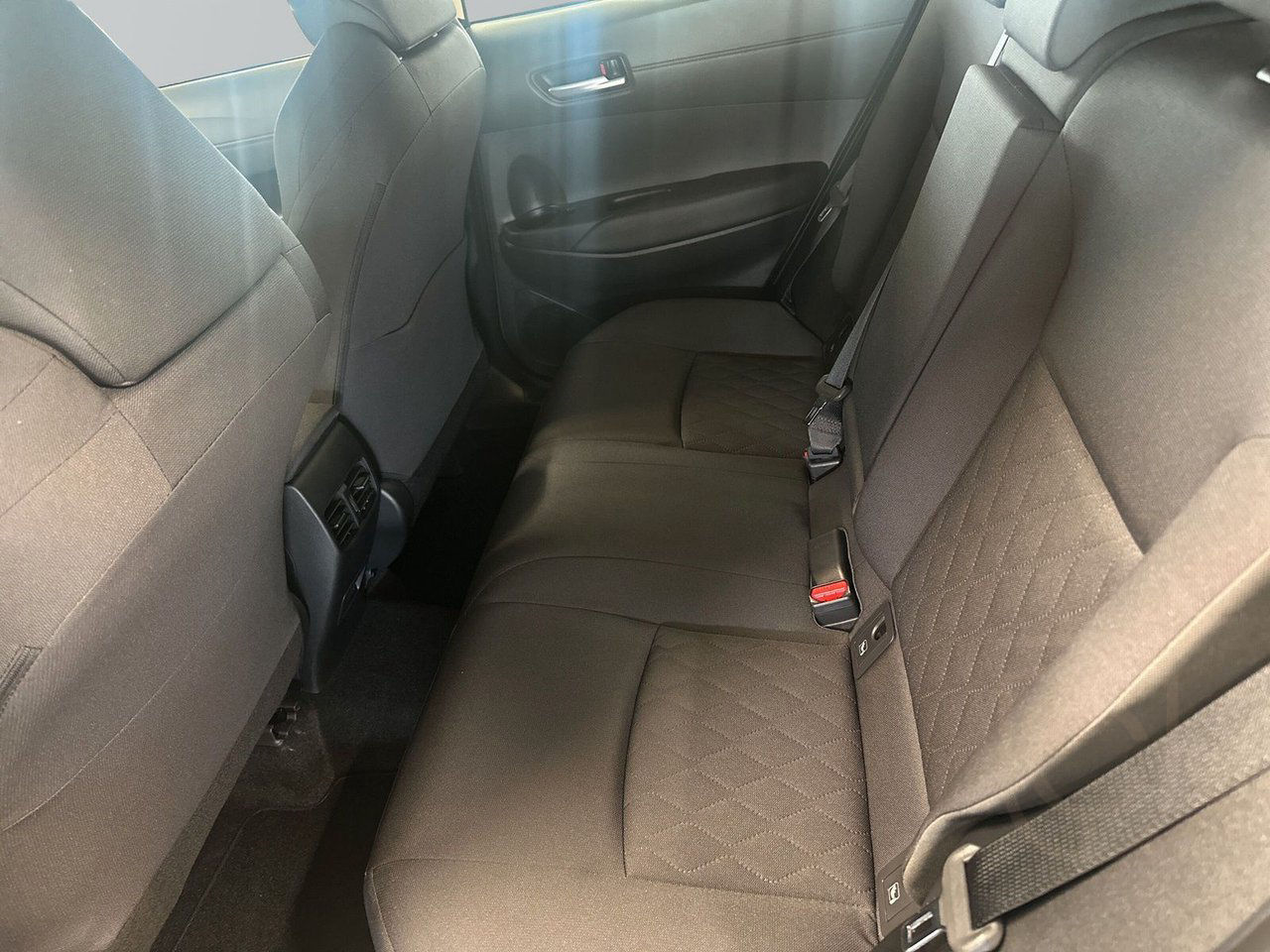 Toyota Corolla Cross  1,8 HYBRID ACTIVE