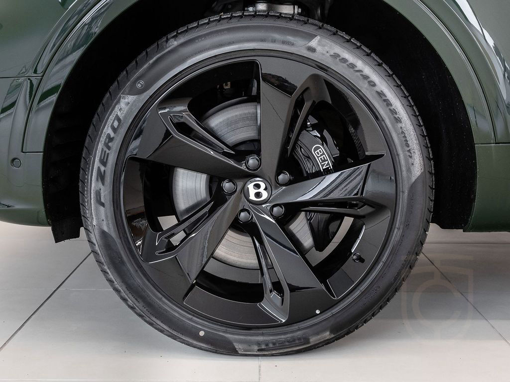 Bentley Bentayga Azure V8 BENTLEY FRANKFURT / FULL