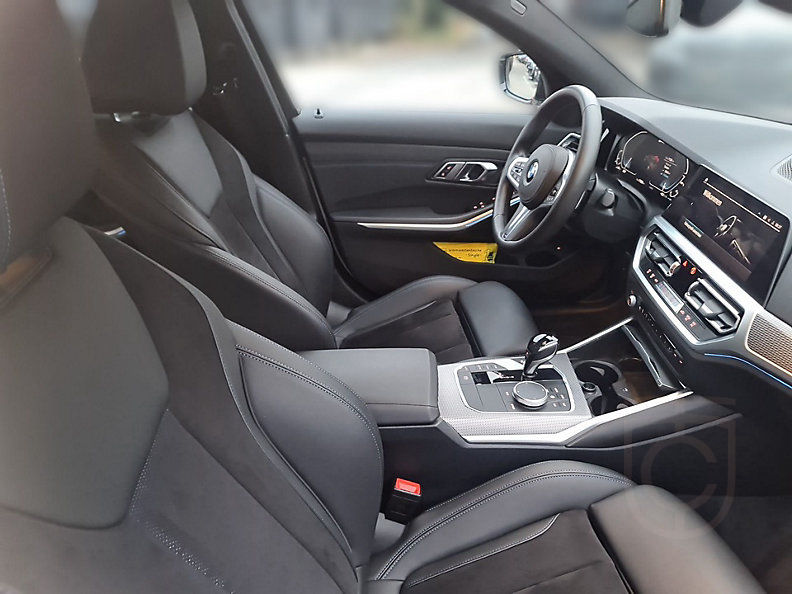 BMW 330e Limousine