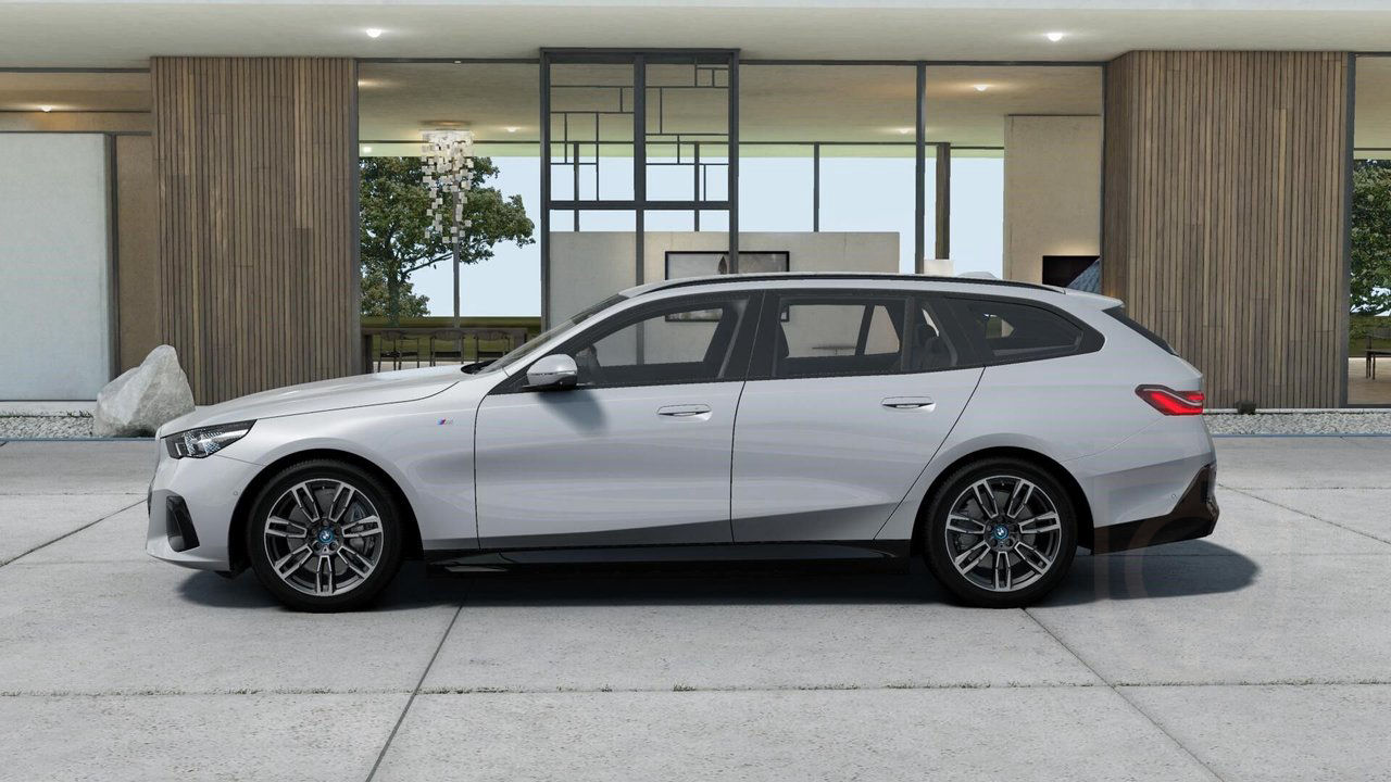 BMW i5 eDrive40 Touring M Sport Business Launch Ed