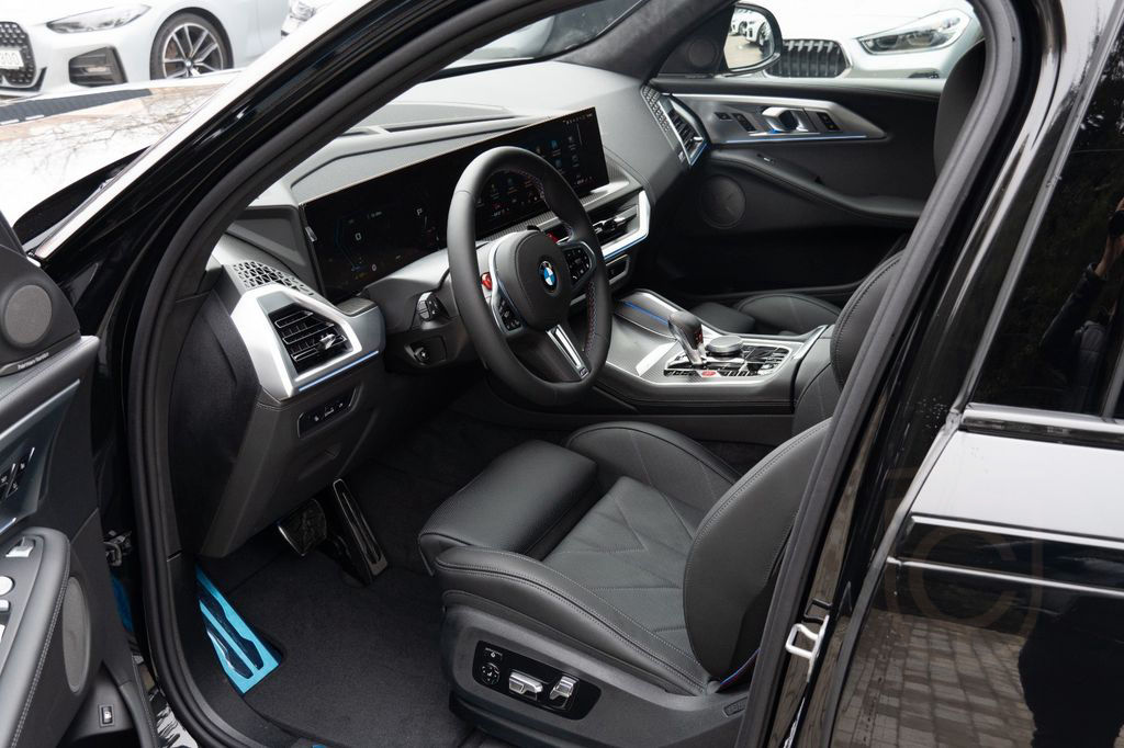 BMW XM 50e DR.ASS.PRO..MASSAGE.SOFTCL.360°.H/K.AHK