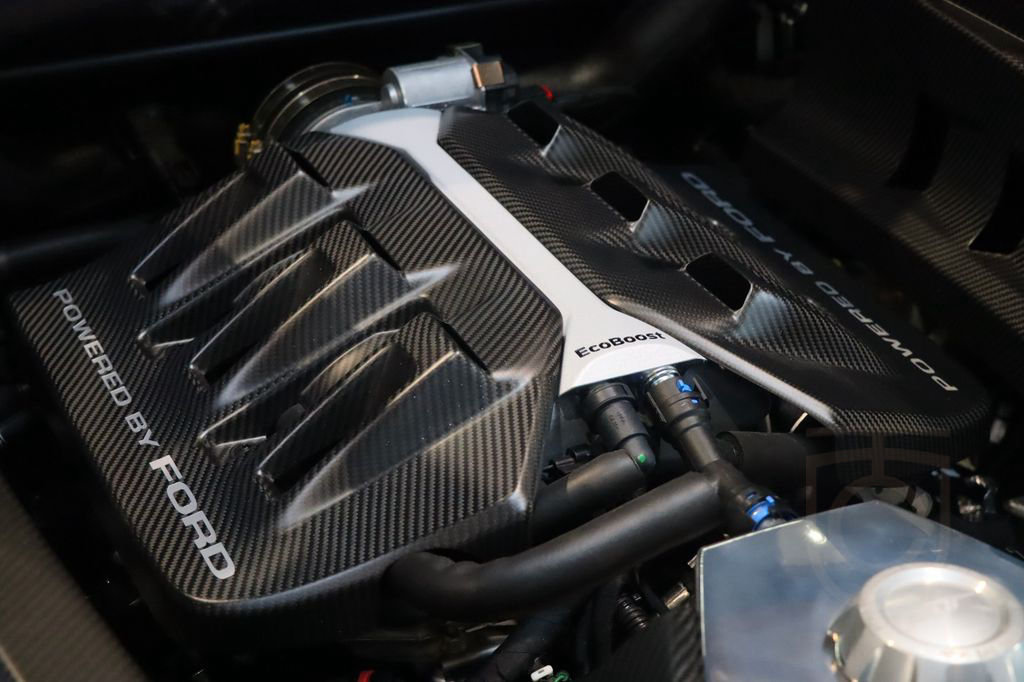 Ford GT - Blue Liquid - Carbon - Camera - Like New