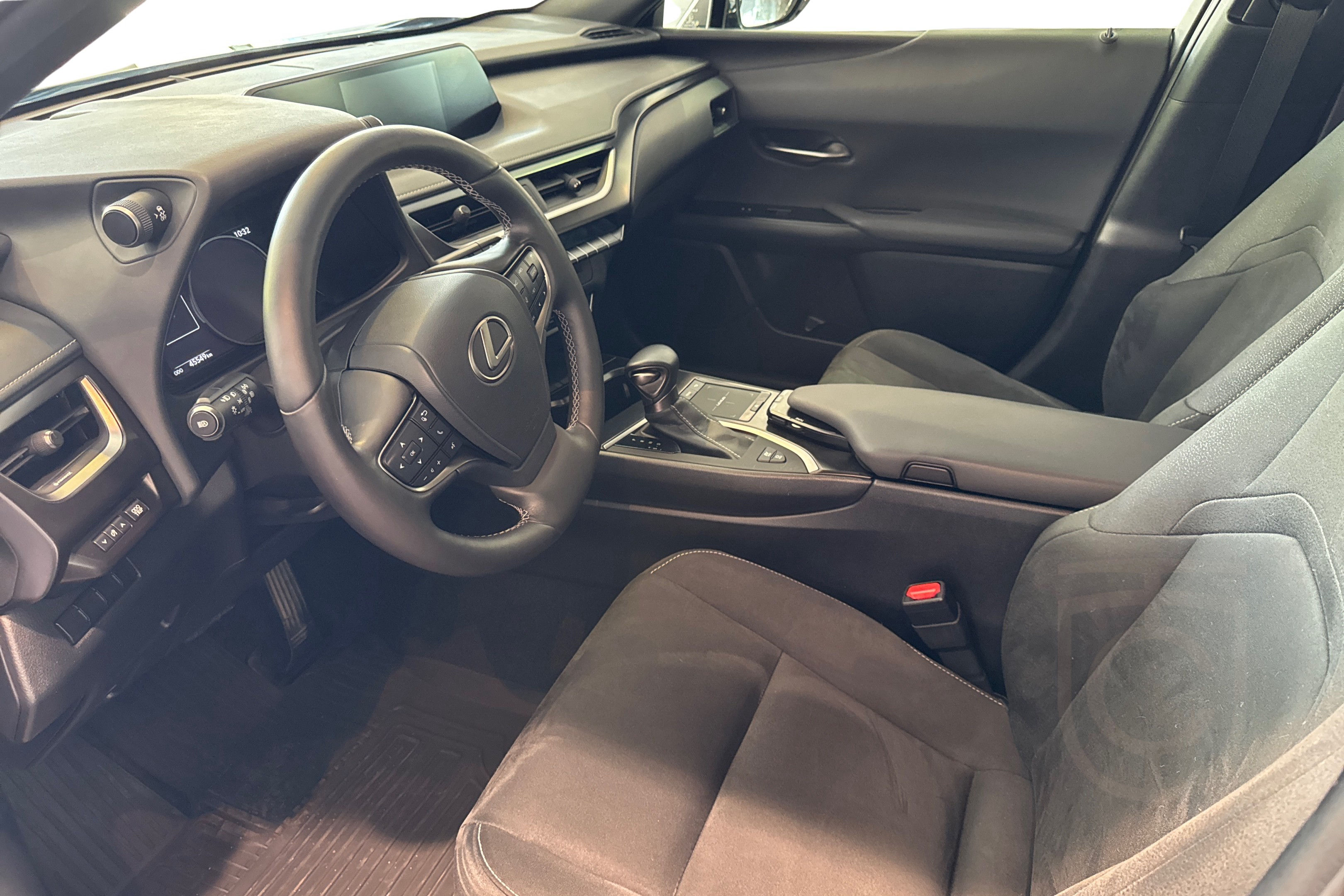 Lexus UX 250h