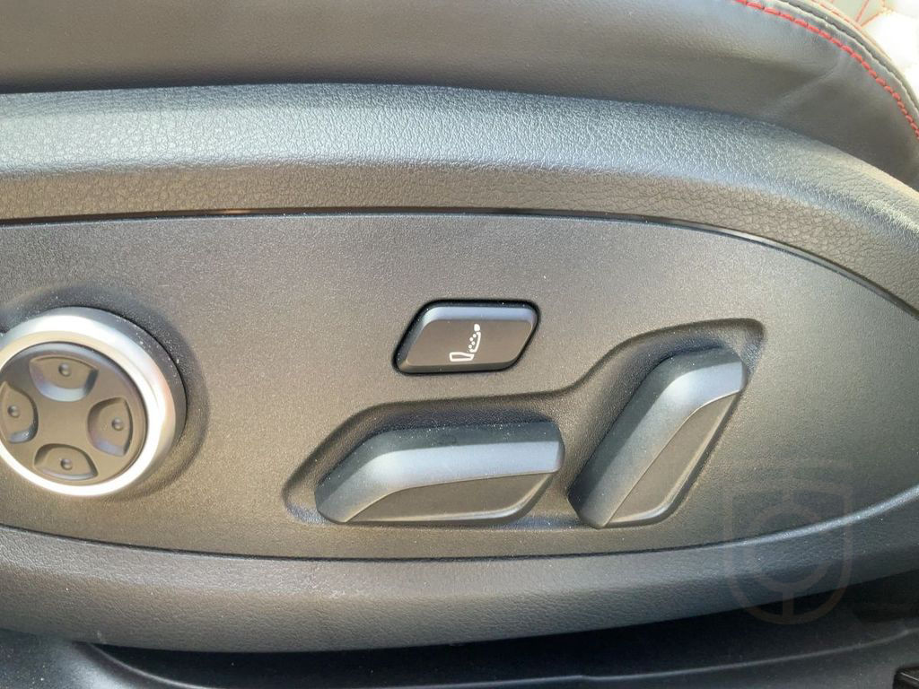 Audi RS4 Avant TFSI MATRIX+NAVI+HuD+B&O+ACC+PANO+20"