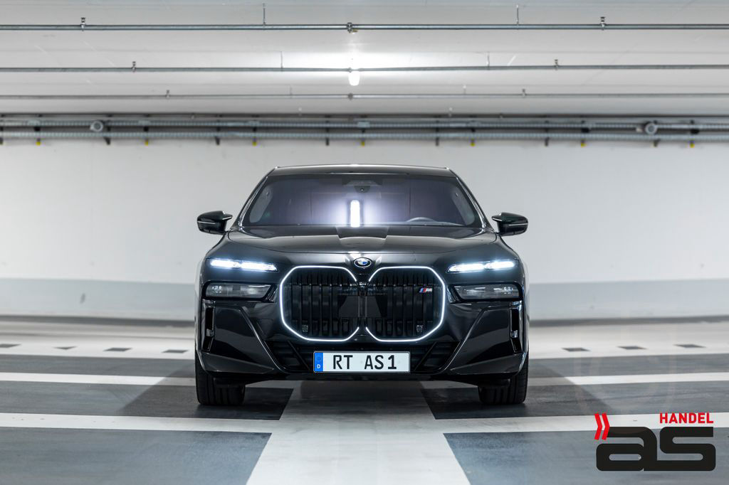 BMW M760 e|Executiv|Connois|Innov|SkyL|Iconic|B&O|21