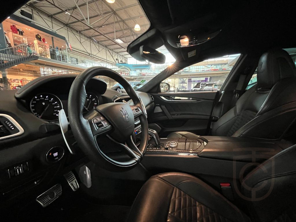 Maserati Ghibli 3.8 V8 Trofeo*B&W*CARBON EXT.*F.ASSIST*