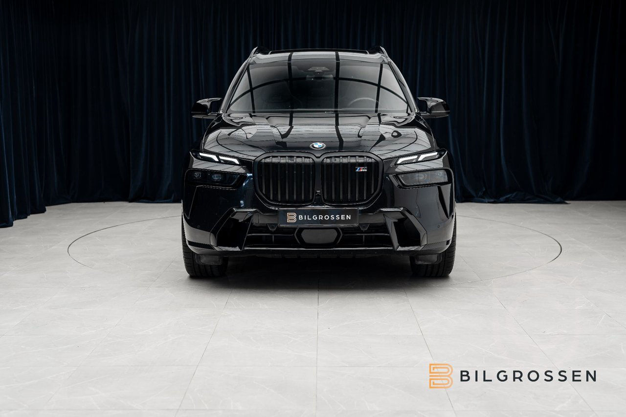 BMW X7 M60i