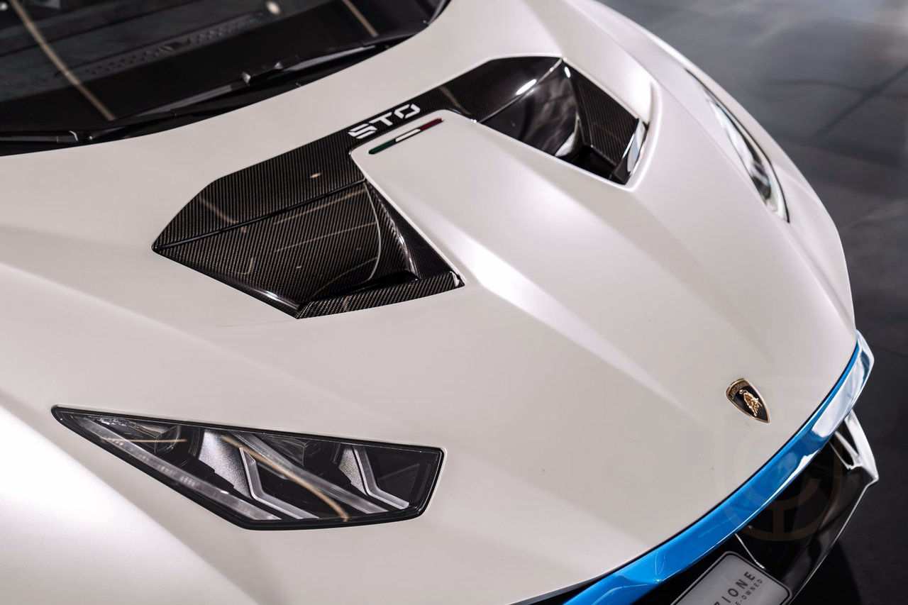 Lamborghini Huracán STO 5.2 V10