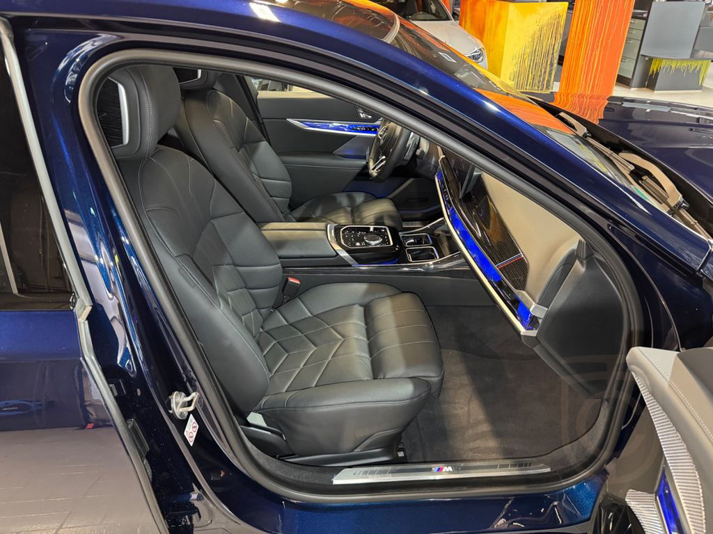 BMW 740d xDrive M Sport~PANO SKY~KAMERA 360~HEAD-UP