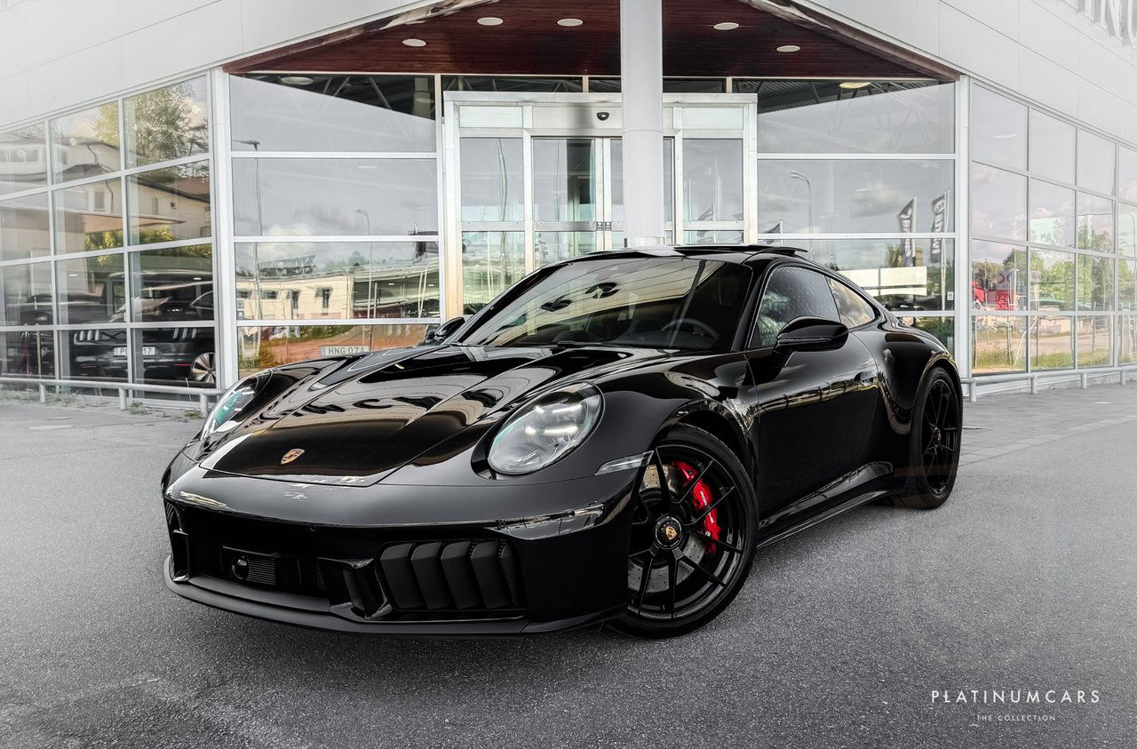 Porsche 911 992.2 Carrera 4 GTS