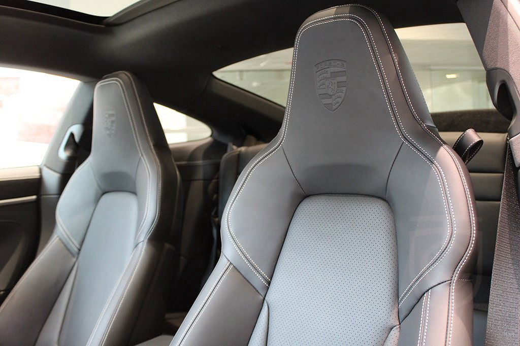 Porsche 911 Carrera