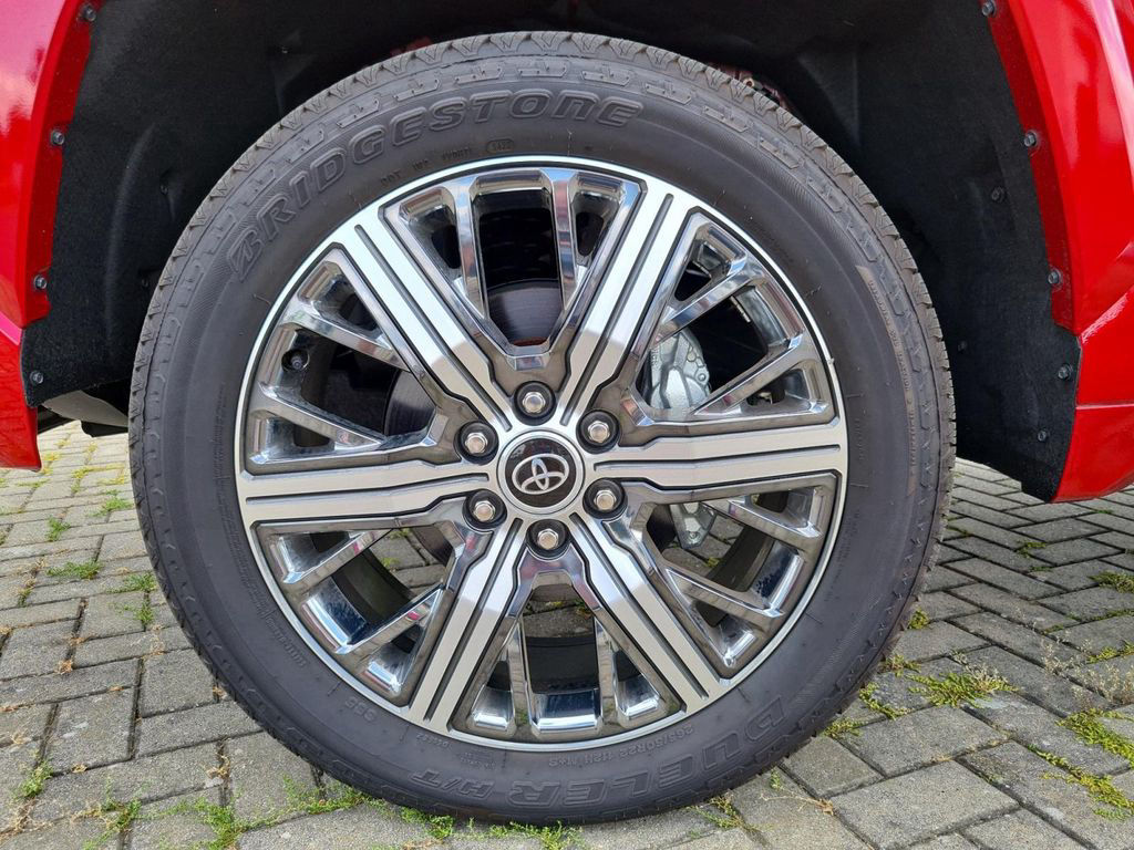 Toyota Tundra Capstone 4x4 Hybrid CrewMax - VOLL