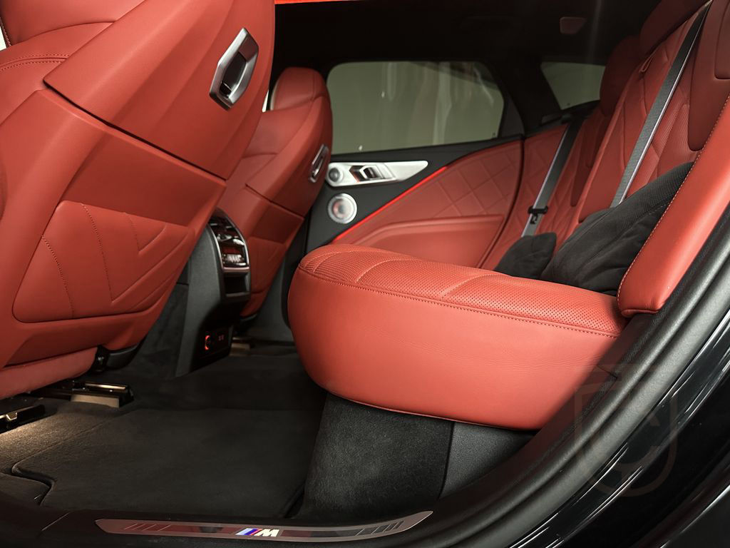 BMW XM 50e SOFT|AHK|LASER|B&W|MASSAGE|360°|ORANGE