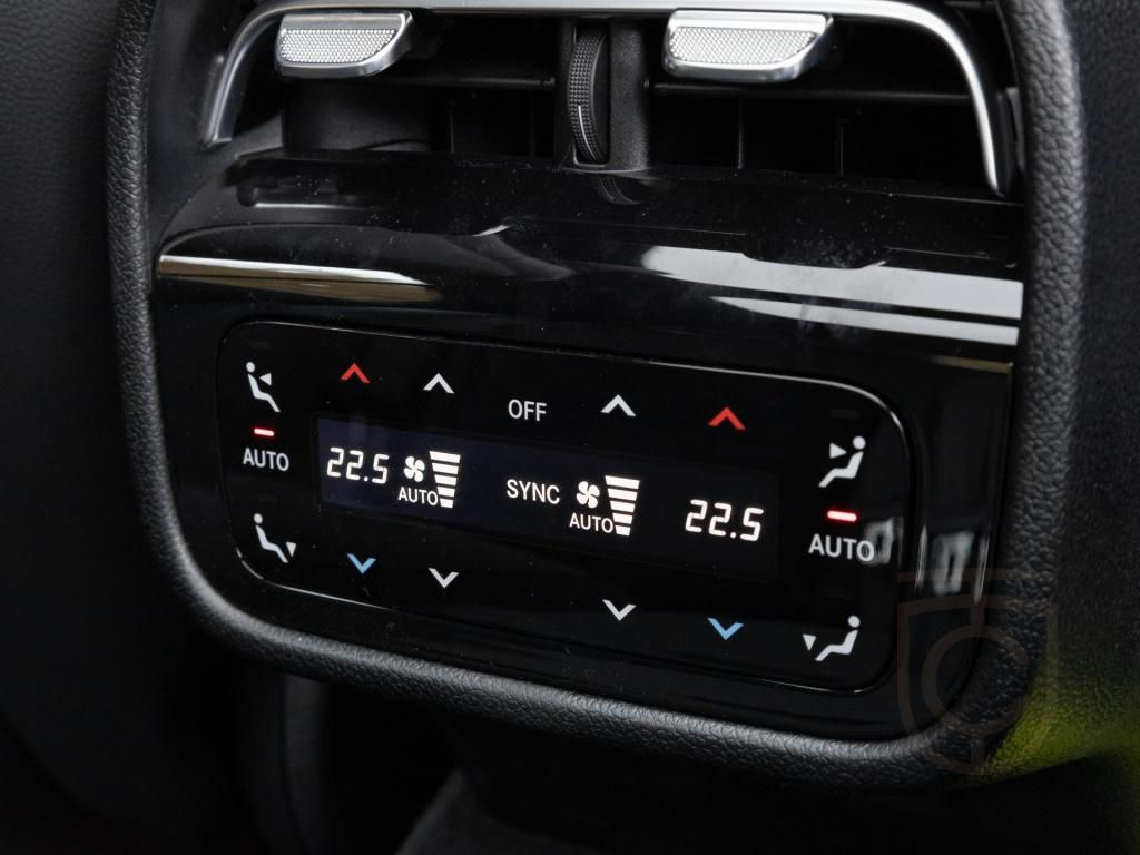 Mercedes-Benz E 300 e AMG/Digital/Pano/AHK/Burm4D/360/Night/19