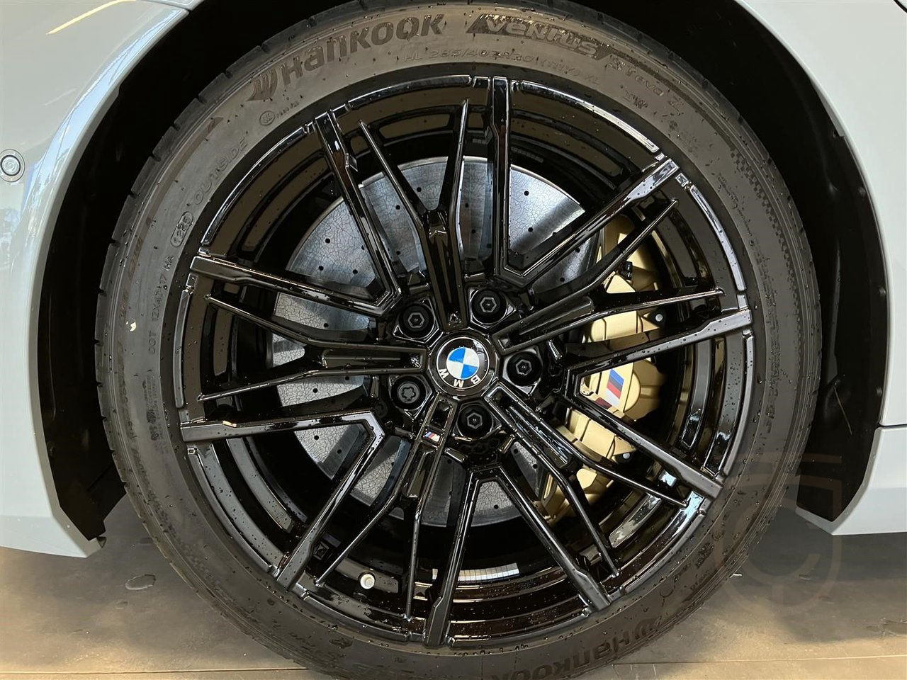 BMW M5 Sedan Ultimate Package EU DA Pro B W