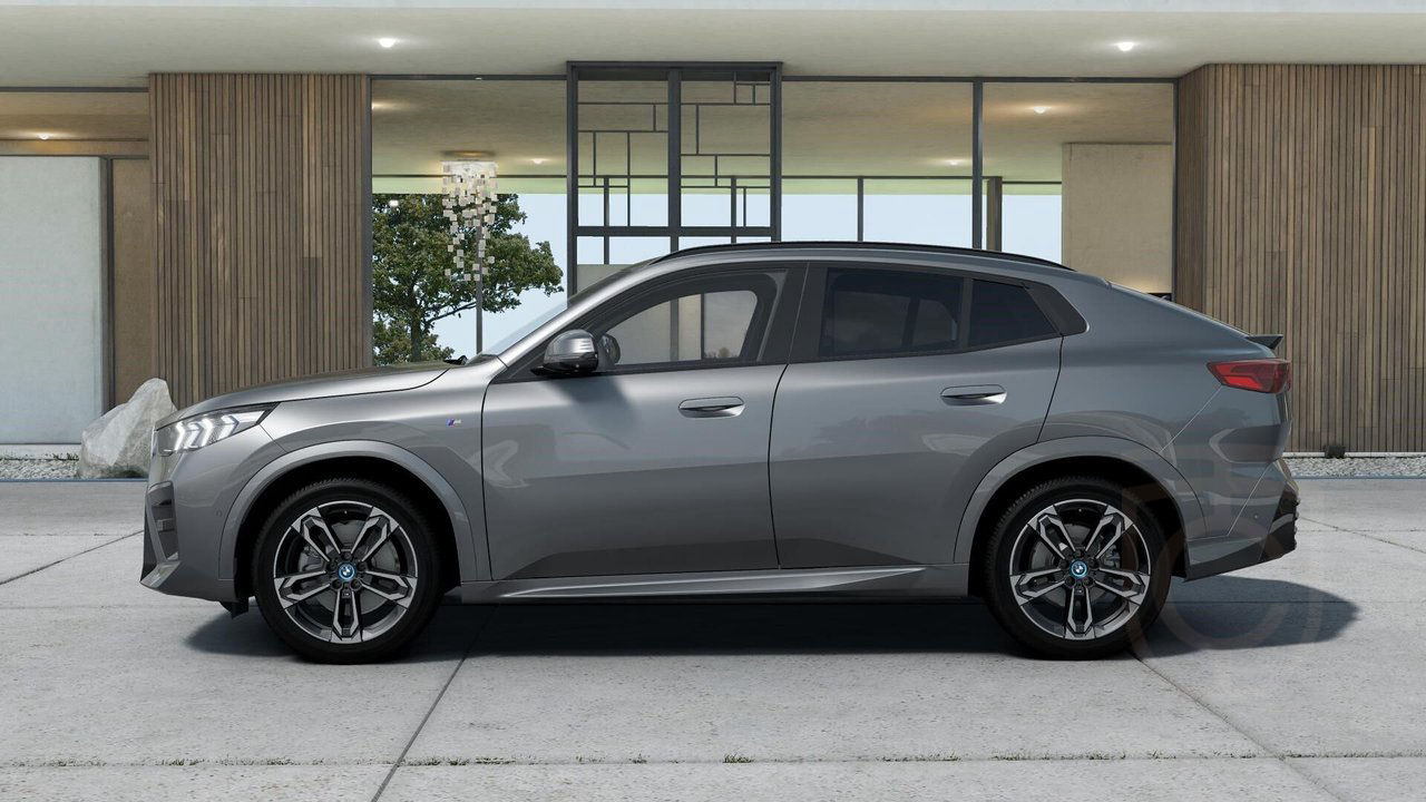 BMW iX2 eDrive20 150kW 2024